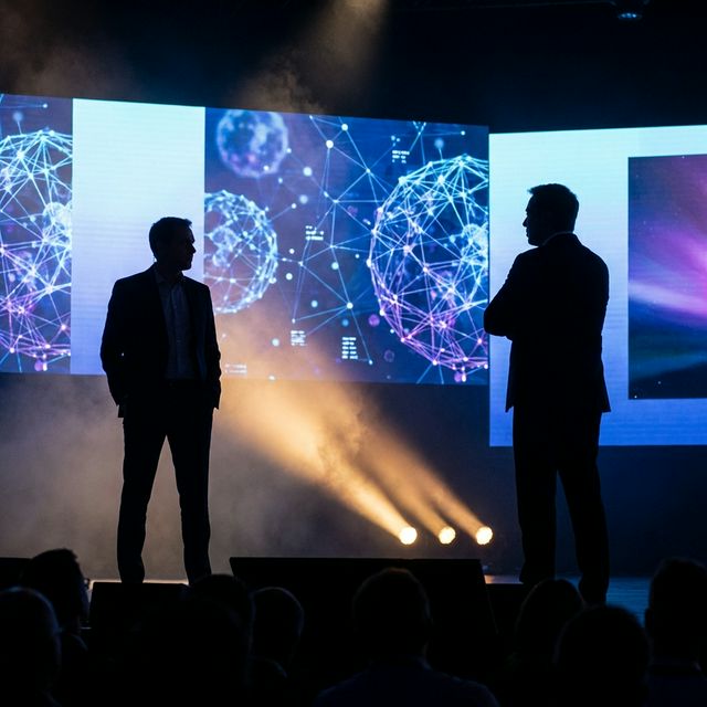 Ilustracao detalhada sobre OpenAI vs Anthropic: A Nova Guerra Fria dos Modelos de Linguagem Ganhando Força